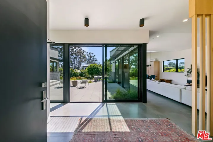 6565 Dume Drive, Malibu, California 90265