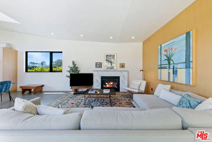 6565 Dume Drive, Malibu, California 90265