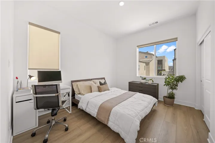 608 Chinon, Irvine, California 92618