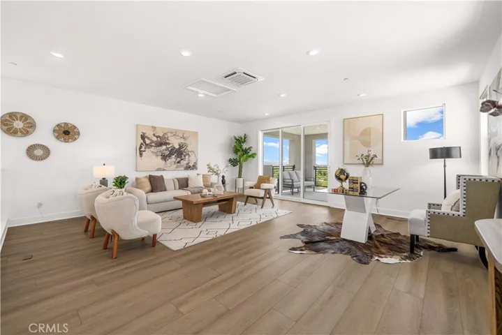608 Chinon, Irvine, California 92618