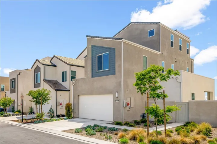 608 Chinon, Irvine, California 92618