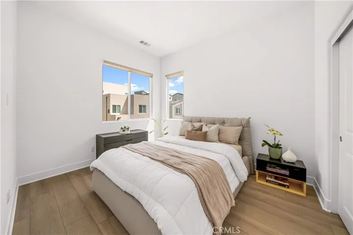 608 Chinon, Irvine, California 92618