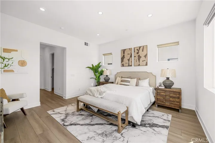 608 Chinon, Irvine, California 92618