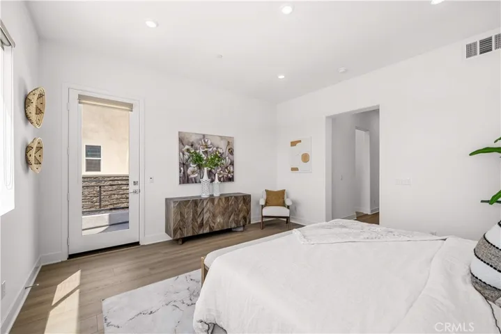 608 Chinon, Irvine, California 92618