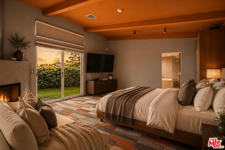 8411 Hollywood Boulevard, West Hollywood, California 90069