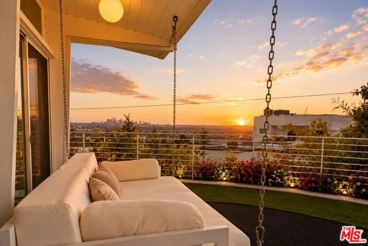 8411 Hollywood Boulevard, West Hollywood, California 90069