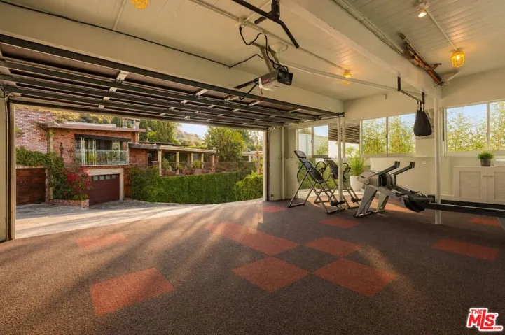 8411 Hollywood Boulevard, West Hollywood, California 90069