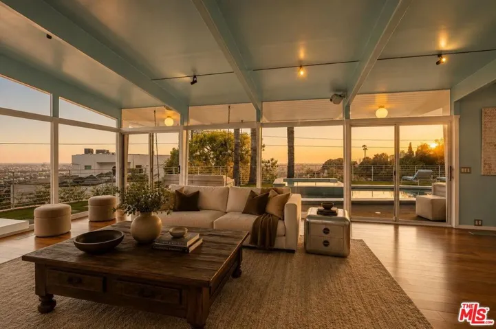 8411 Hollywood Boulevard, West Hollywood, California 90069