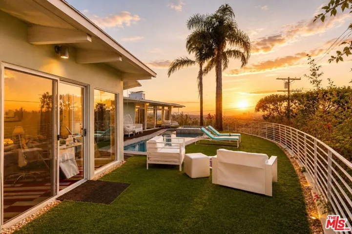 8411 Hollywood Boulevard, West Hollywood, California 90069
