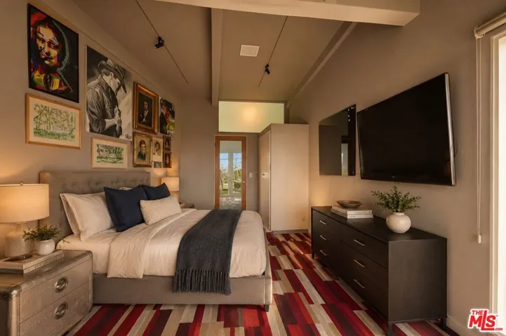 8411 Hollywood Boulevard, West Hollywood, California 90069