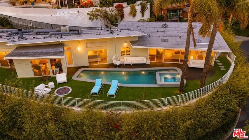 8411 Hollywood Boulevard, West Hollywood, California 90069