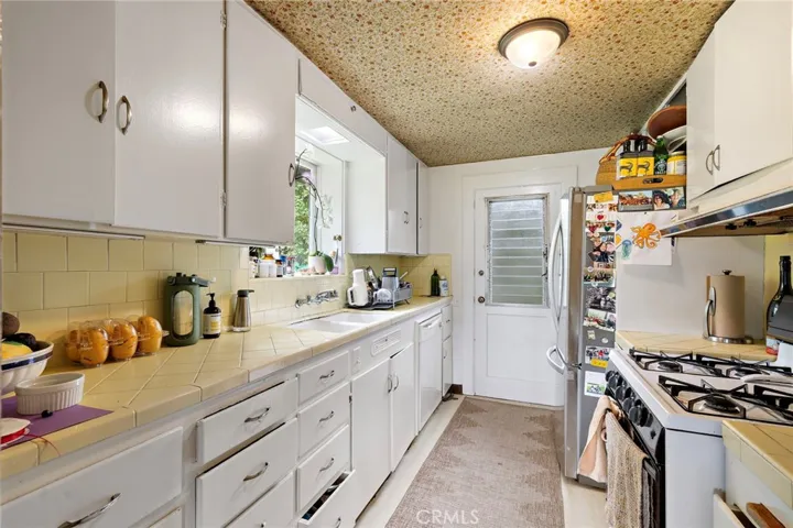 1560 Galen Drive, Laguna Beach, California 92651