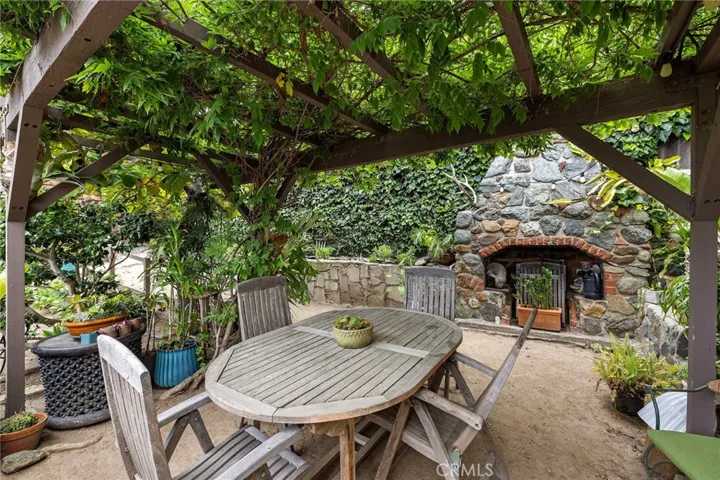 1560 Galen Drive, Laguna Beach, California 92651