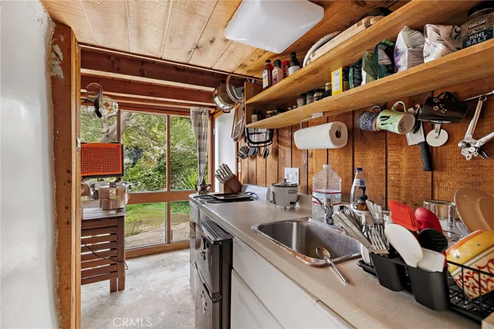1560 Galen Drive, Laguna Beach, California 92651