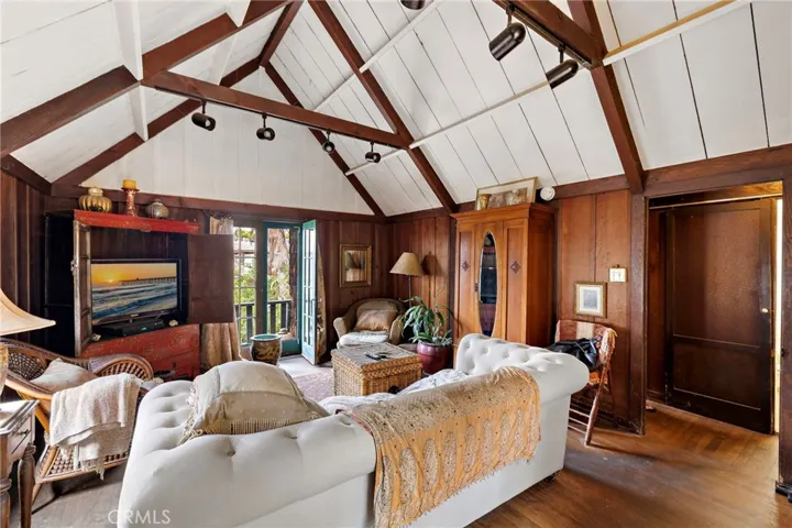 1560 Galen Drive, Laguna Beach, California 92651