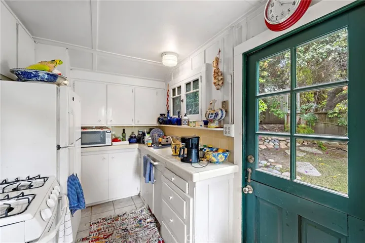 1560 Galen Drive, Laguna Beach, California 92651