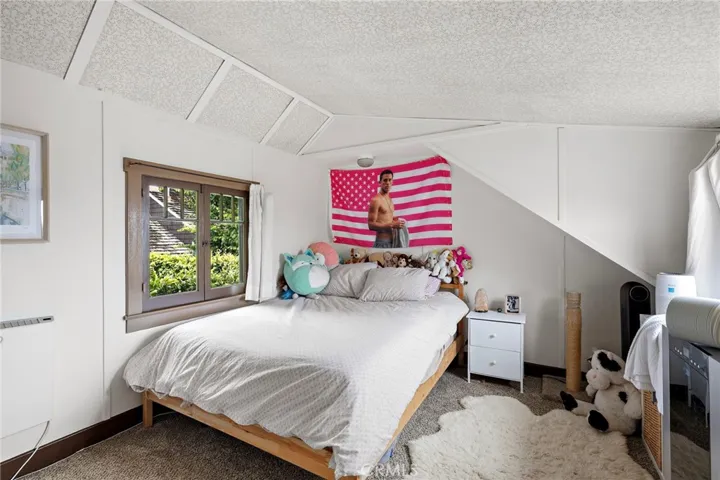 1560 Galen Drive, Laguna Beach, California 92651