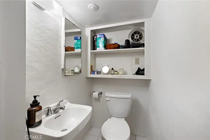 1560 Galen Drive, Laguna Beach, California 92651