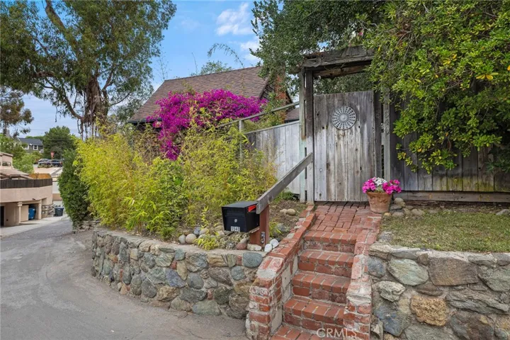 1560 Galen Drive, Laguna Beach, California 92651