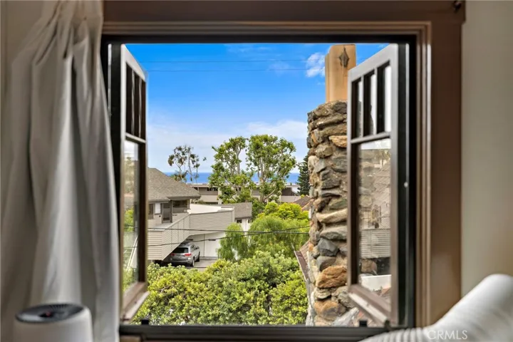1560 Galen Drive, Laguna Beach, California 92651