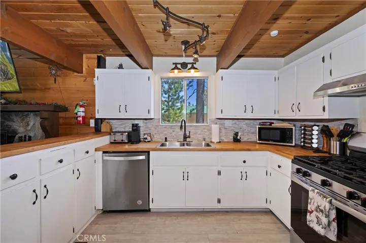 551 Conklin Road, Big Bear Lake, California 92315