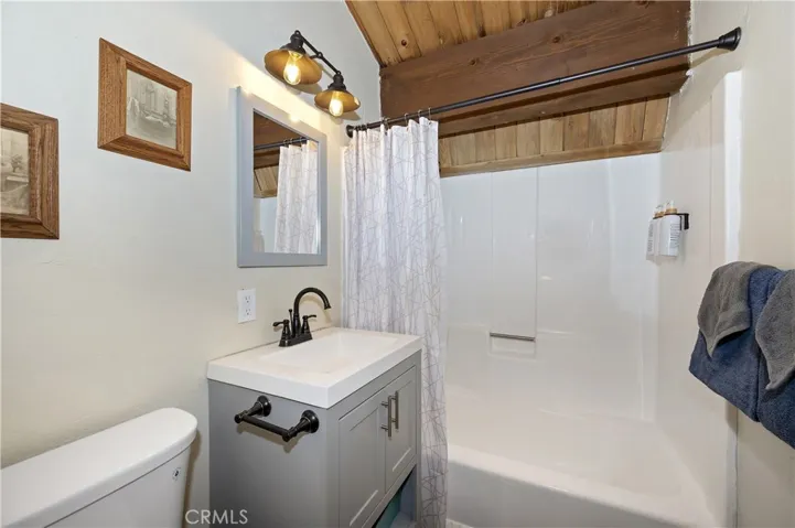 551 Conklin Road, Big Bear Lake, California 92315