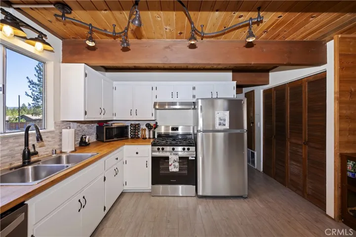 551 Conklin Road, Big Bear Lake, California 92315