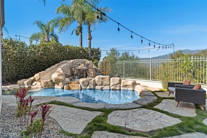21 Summitcrest, Rancho Santa Margarita, California 92679