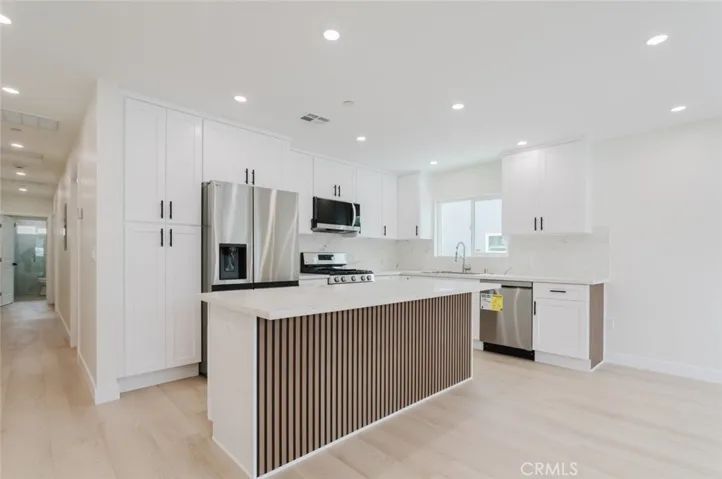 5738 Beck Avenue, North Hollywood, California 91601