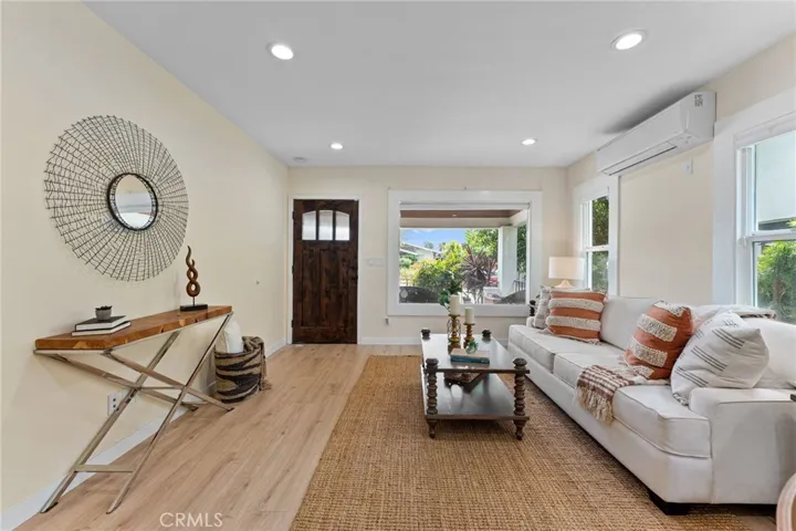 3821 S Hobart Boulevard, Los Angeles, California 90062