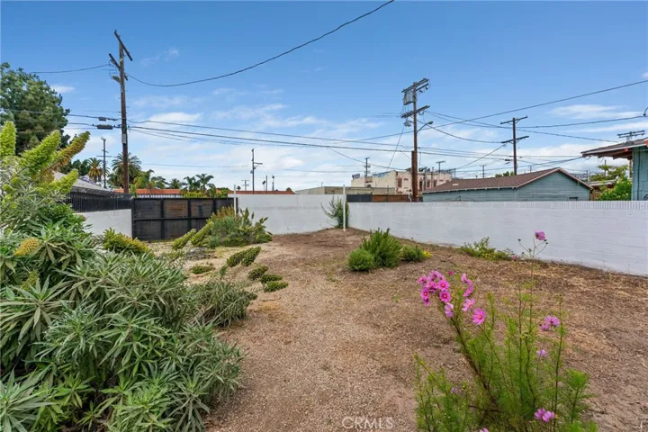 3821 S Hobart Boulevard, Los Angeles, California 90062
