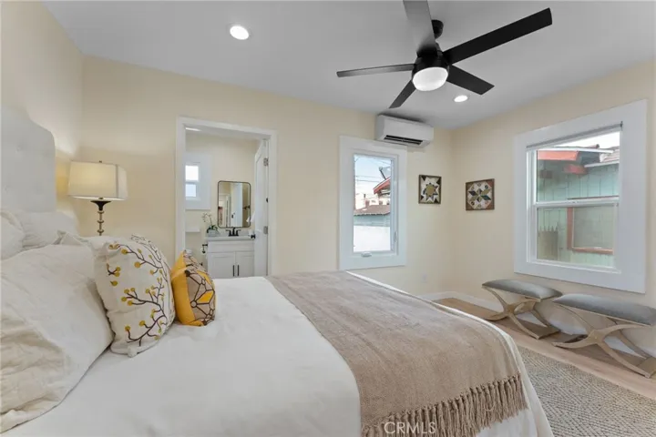 3821 S Hobart Boulevard, Los Angeles, California 90062