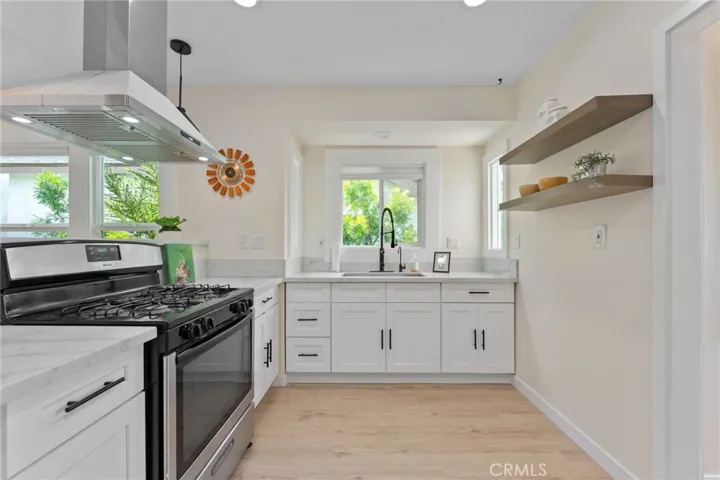 3821 S Hobart Boulevard, Los Angeles, California 90062