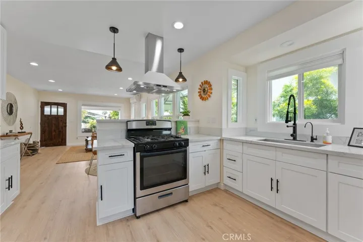 3821 S Hobart Boulevard, Los Angeles, California 90062