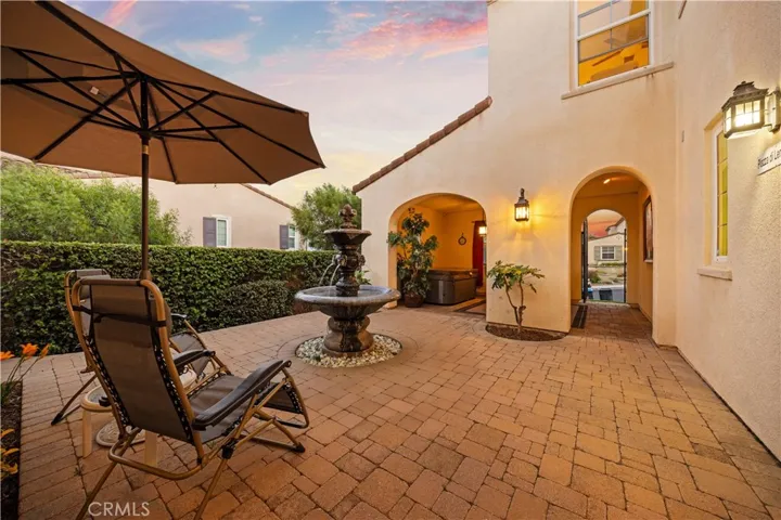 Front​​‌​​​​‌​​‌‌​​‌​​​‌‌​​​‌​​‌‌​​‌‌​​‌‌​​​​ courtyard
