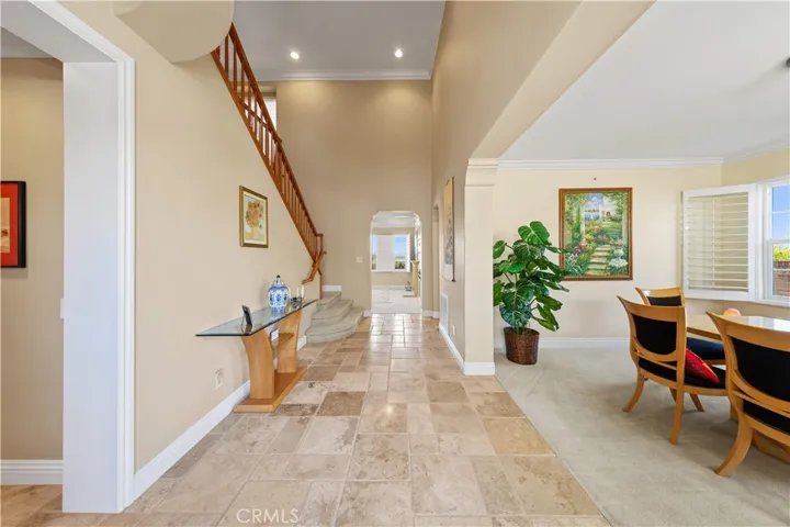 High ceiling at entry