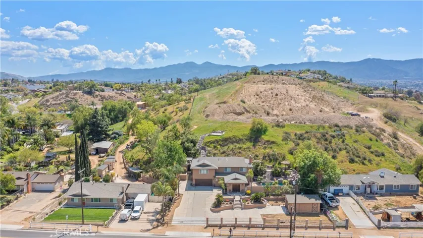 1080 1st, Norco, California 92860