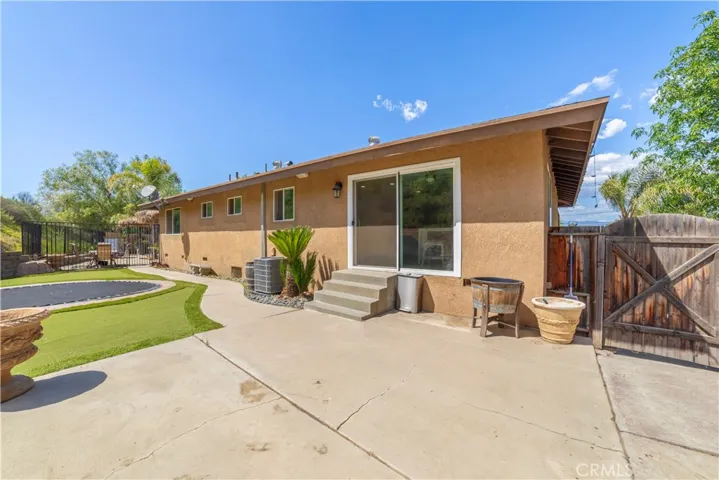 1080 1st, Norco, California 92860