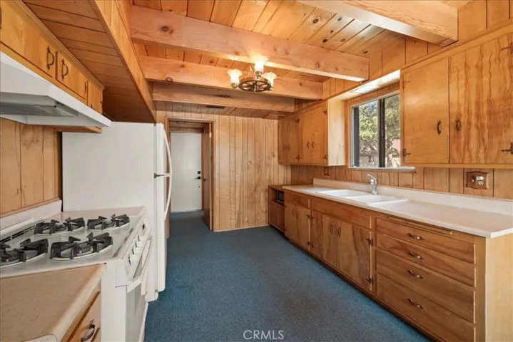 769 Lowe Drive, Big Bear Lake, California 92315