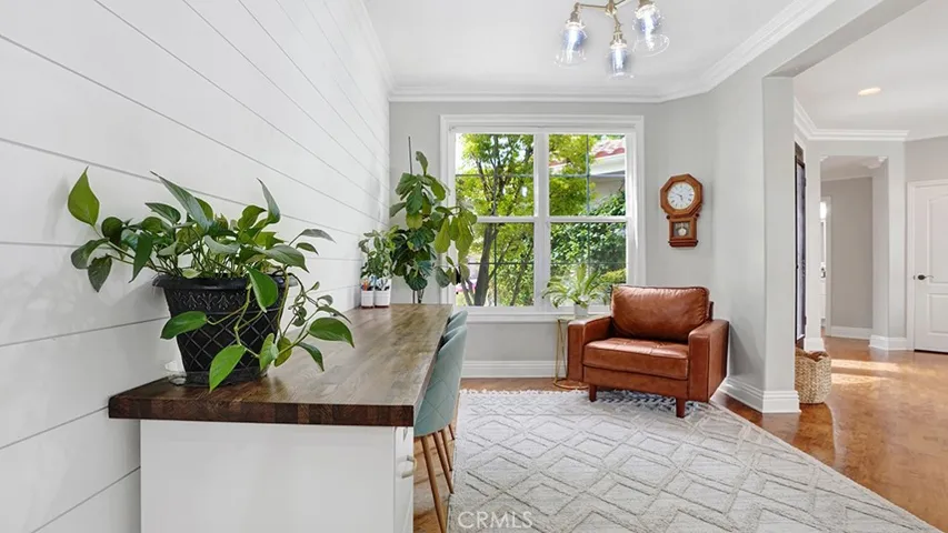 Multi-function room: dining, office, den or study space.