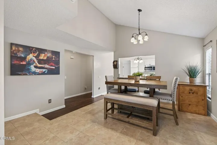 11-web-or-mls-Upmarket Media-3720ViaP040