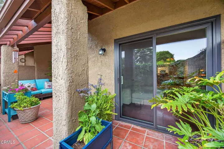 29-web-or-mls-Upmarket Media-3720ViaP034