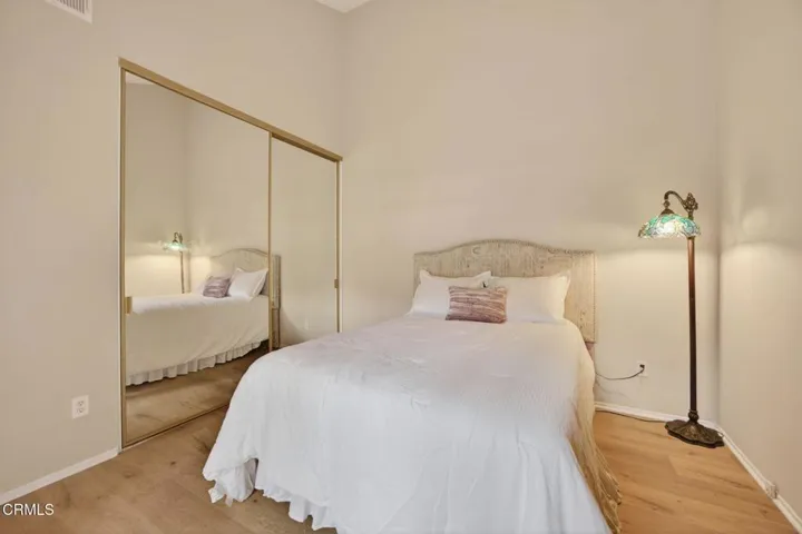 28-web-or-mls-Upmarket Media-3720ViaP094