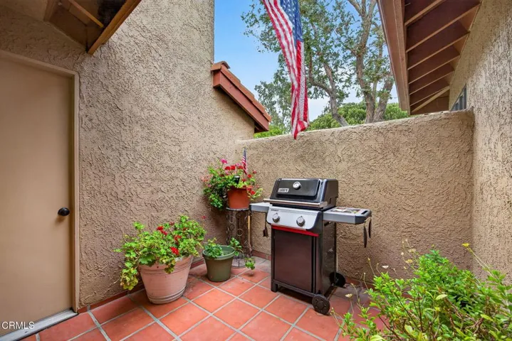 34-web-or-mls-Upmarket Media-3720ViaP108