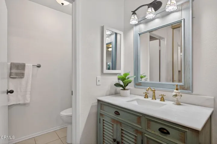 23-web-or-mls-Upmarket Media-3720ViaP080