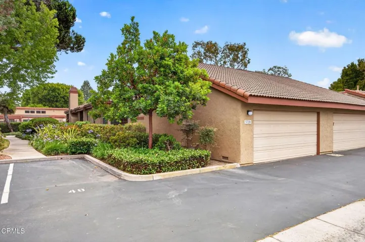 39-web-or-mls-Upmarket Media-3720ViaP118