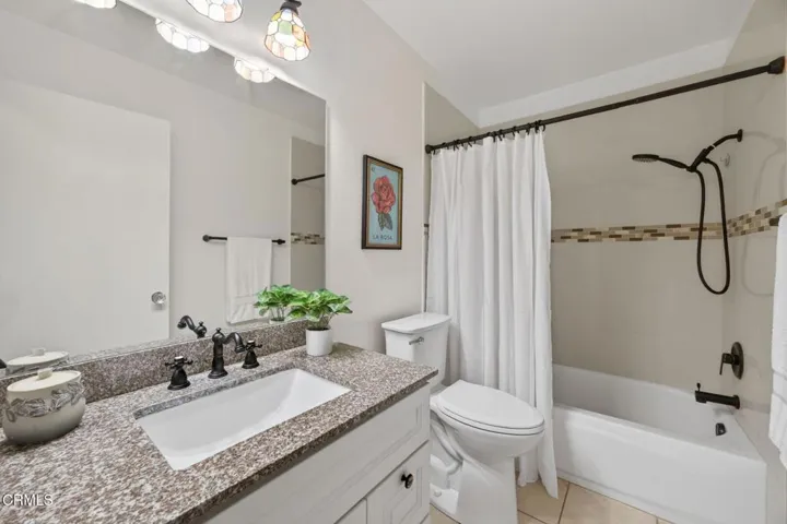 26-web-or-mls-Upmarket Media-3720ViaP089