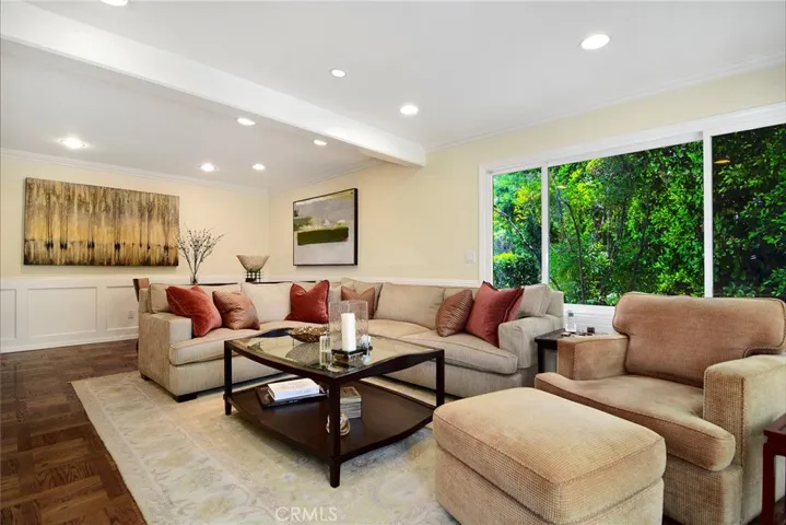 3861 Braewood Court, Tarzana, California 91356