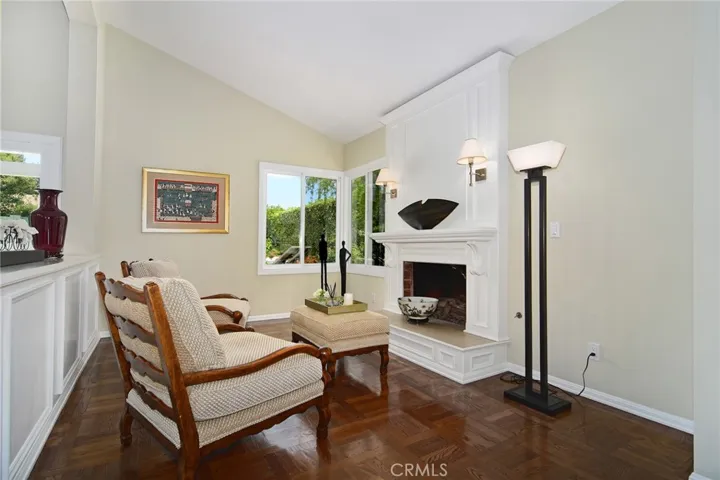 3861 Braewood Court, Tarzana, California 91356