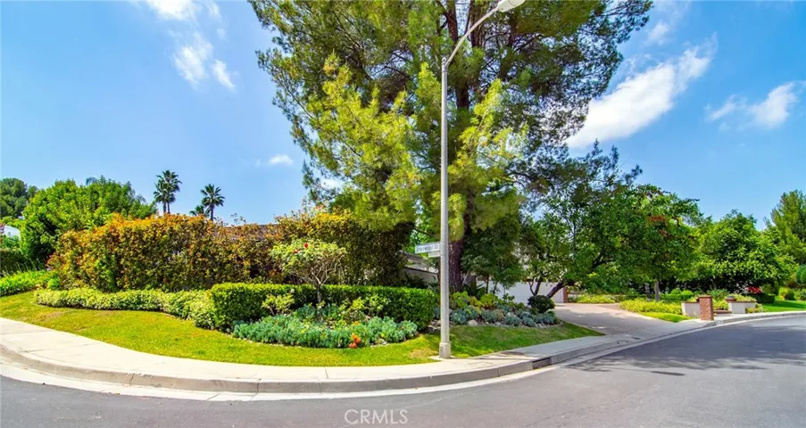 3861 Braewood Court, Tarzana, California 91356